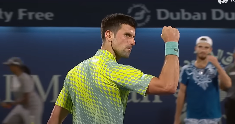 Djokovic remporte son premier match à Dubai